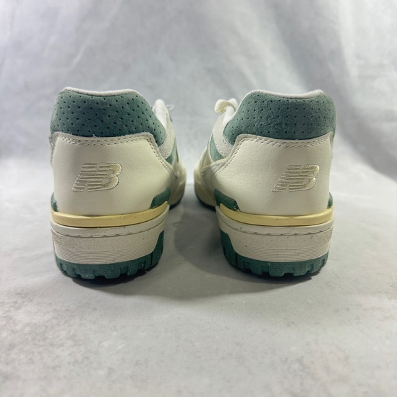 New Balance 550 in Sea Salt Dark Juniper - Unisex Sneakers NWT - Picture 4 of 4